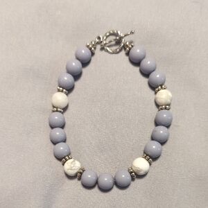 Elegant Gray and White Beaded Bracelet